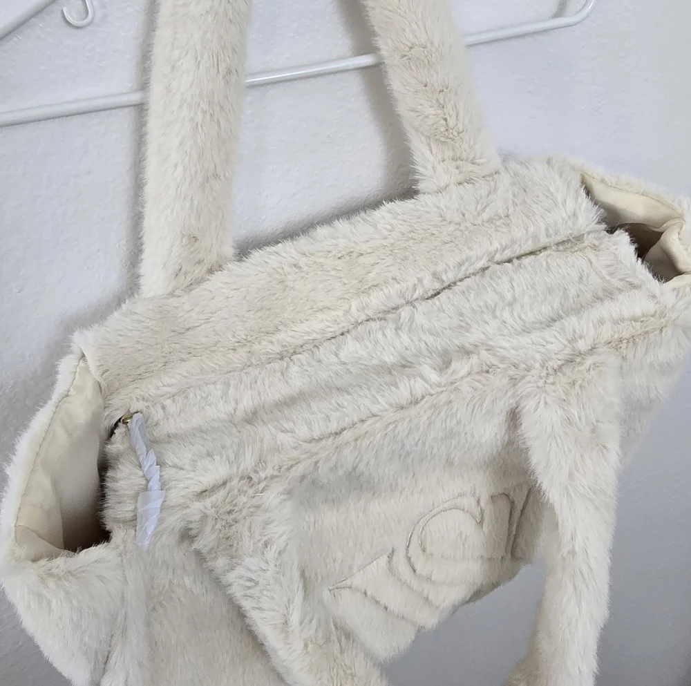 NWT Victoria Secret Beige Soft Zip Shoulder Tote - Picture 4 of 7